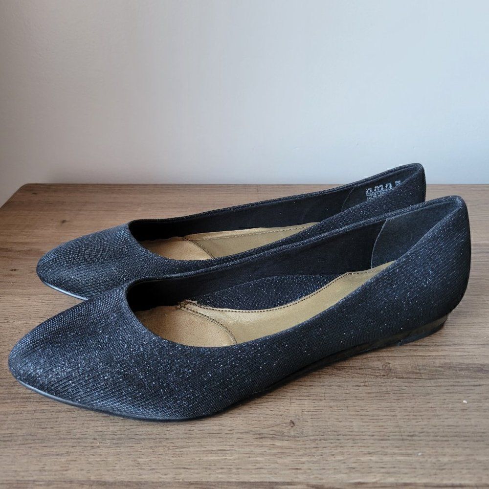 NEW WITHOUT BOX SOFT STYLE HUSH PUPPIES SHIMMER POINTY FLATS SIZE 9.5 WOMENS